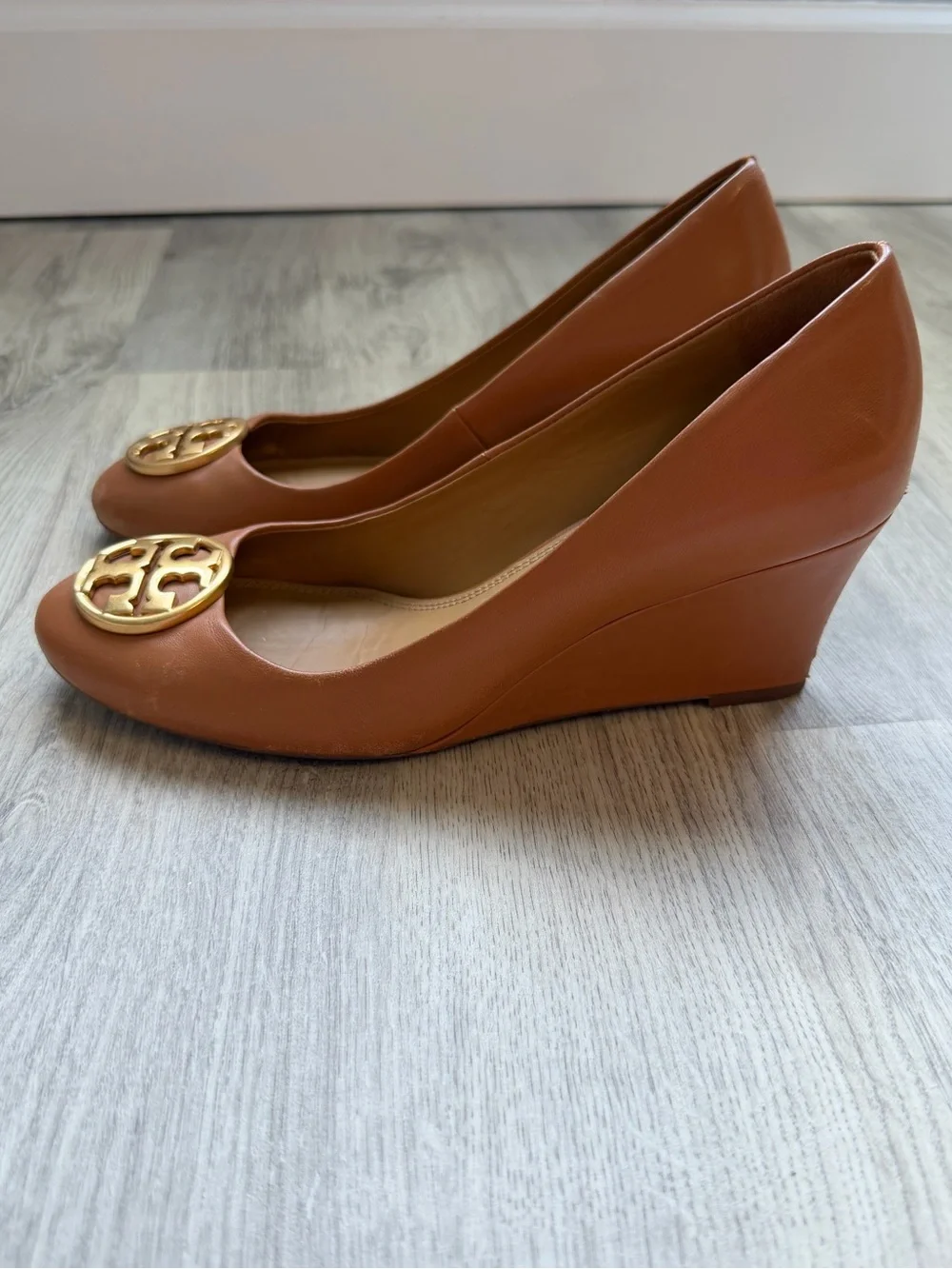 Tory Burch - Cognac Leather Logo - Reva Ballet Flats/Wedges with Gold Medallion